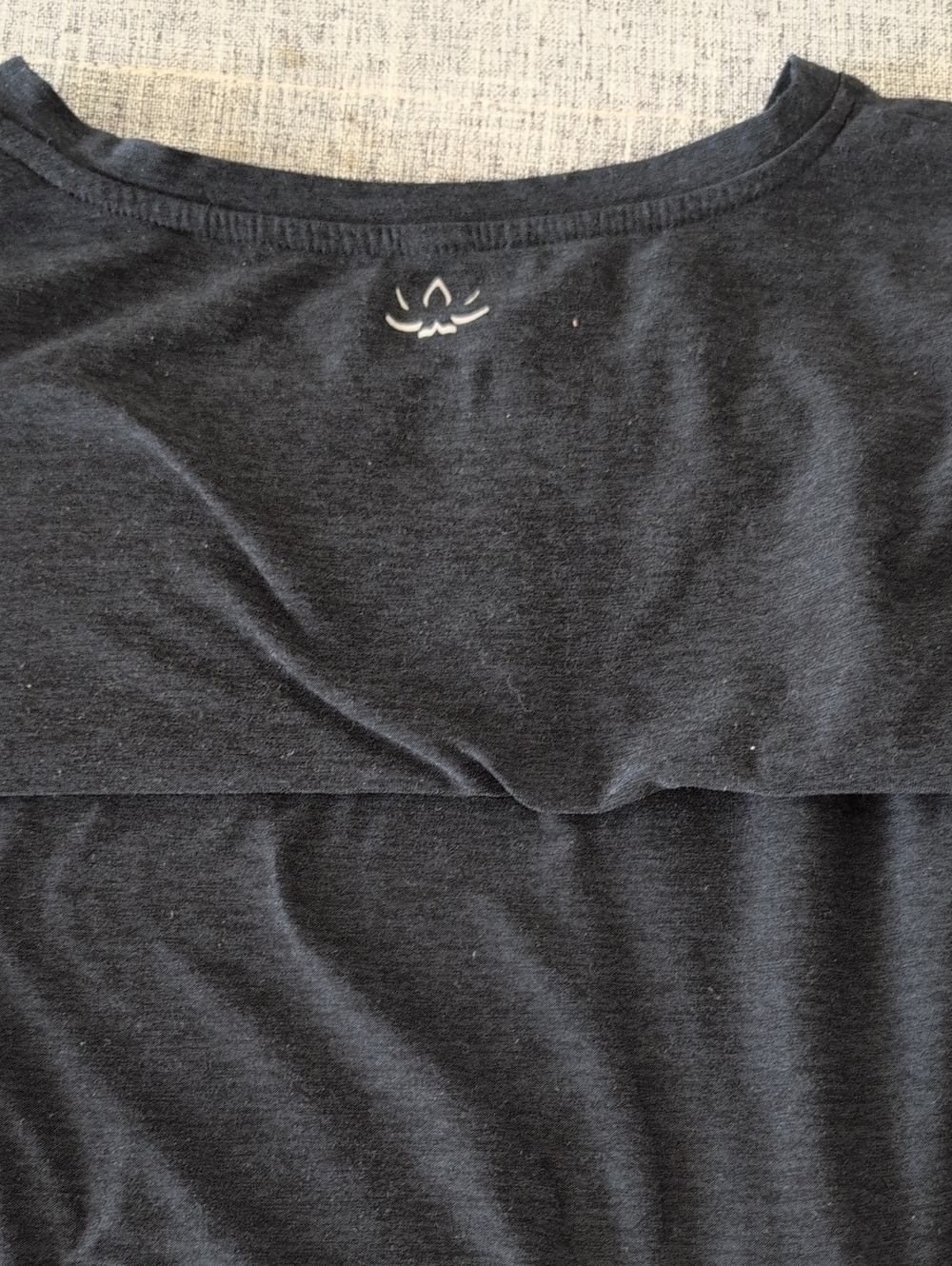 Beyond Yoga Black Featherweight On the Down Low Short Sleeve Tee - Picture 5 of 6
